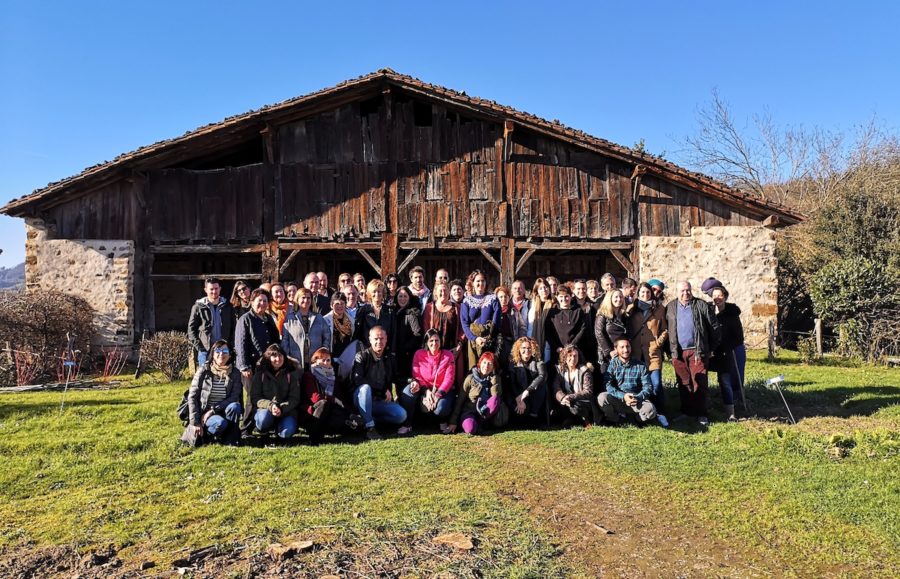 Agentes del sector turístico visitan el Caserío Museo Igartubeiti