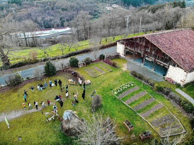 El Caserío Museo Igartubeiti se sitúa como espacio de emergencia de proyectos culturales y ruralidad gracias al programa Barne Begiradak que finaliza con un balance muy positivo